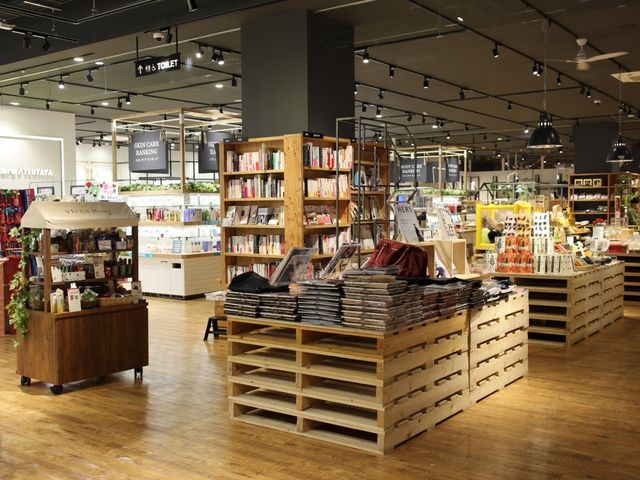 店内_美しが丘TSUTAYA
