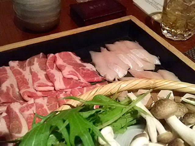 メインは黒豚とブリのしゃぶしゃぶ_音音 池袋店