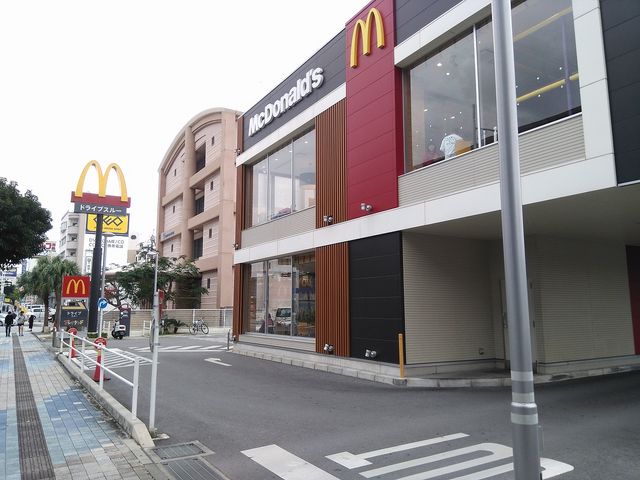 マクドナルド小禄店