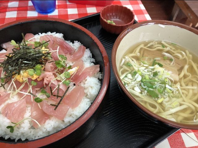 このボリュームは写真では伝わらないな。_高良食堂