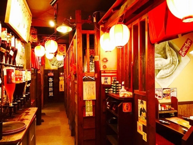 昭和時代感たっぷりの店内_昭和食堂 八日市店