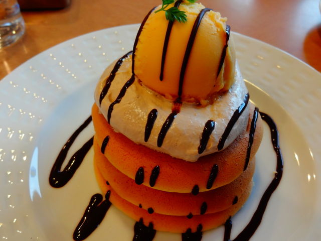 チョコとマンゴーのパンケーキ_ココス野洲店