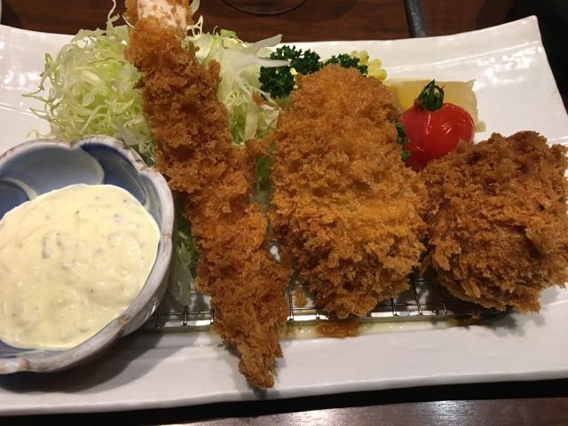 真ん中は大きなカキフライです!_なんどき牧場