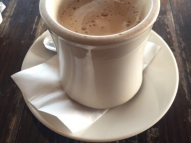 大きなマグカップです。_Yonchome Cafe