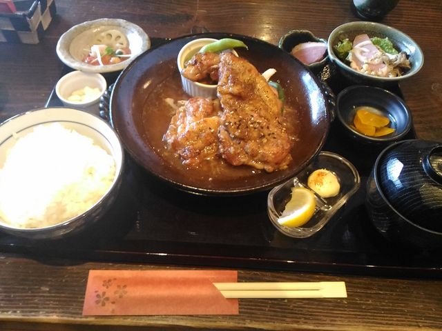 チキンセット ソースがおいしい 1300円_キッチン菜胡野家