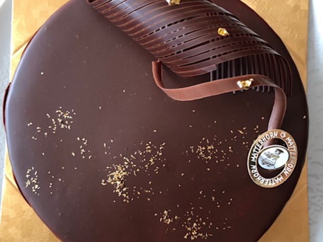 ワンホールのチョコレートケーキ_マッターホーン