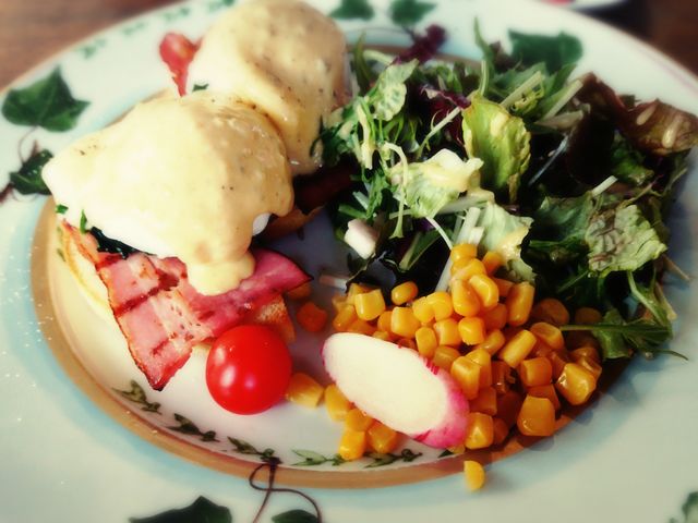 エッグベネディクト_SMOKE・BAR・AND・GRILL