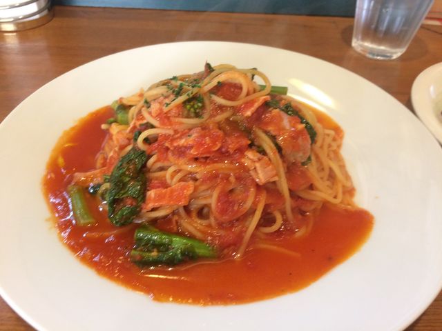 菜の花とベーコンのトマトソース_いたり家 横浜綱島店