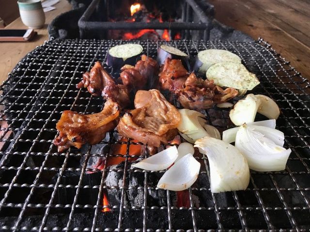 焼き鶏_炭焼地鶏の店 らくだ山