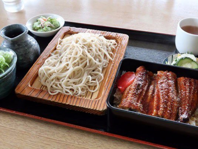 地元の食材と蕎麦がよくあいます。_そば処ふく井
