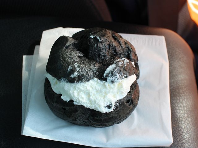 石炭シュークリーム_よねた製菓
