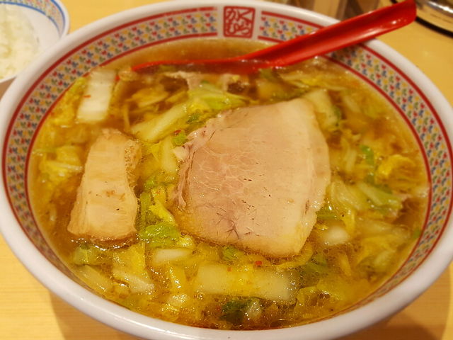 白菜、たっぷり!_ラーメンレストラン どうとんぼり神座 関西国際空港店(SOUP WITH NOODLES KAMUKURA)