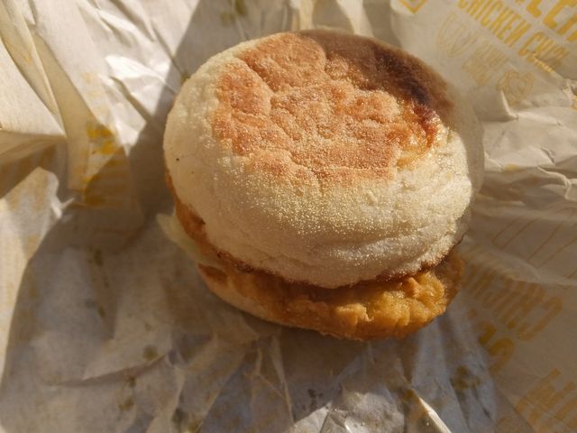 朝マックのチキン_マクドナルドJR弁天町店