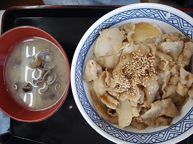 豚丼 しじみ汁_吉野家139号線富士伝法店