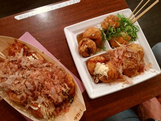 基本のたこ焼きと、4種類の味のセット_たこ焼道楽わなか・千日前本店