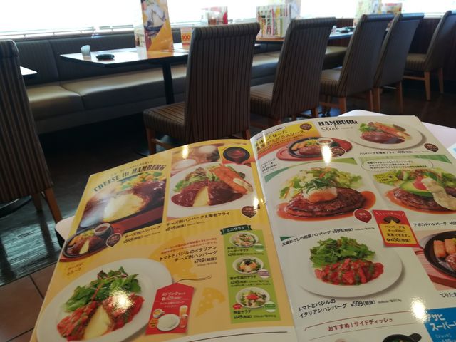 ハンバーグは種類豊富でお値打ち。_ガスト 尾西店