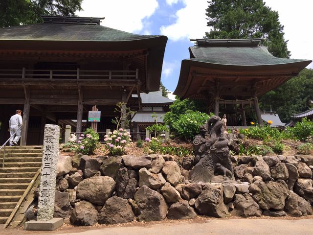 駐車場から見上げた、山門!_平野山 高蔵寺(高倉観音)