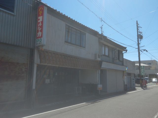駐車場が裏にありました。_ハニーコルシカ