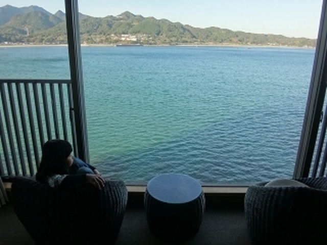 部屋から一望できる海_かつうら御苑
