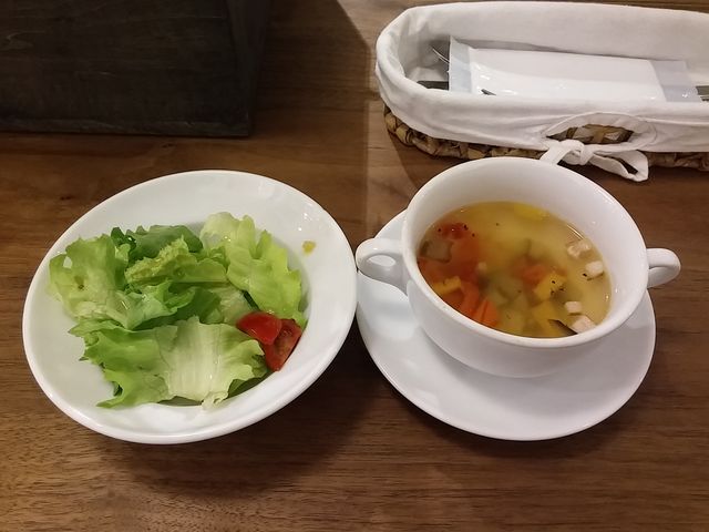 お肉のランチ1_シャトン