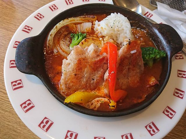 おかずを頼めばパンも食べ放題_バケット 船橋ららぽーと店