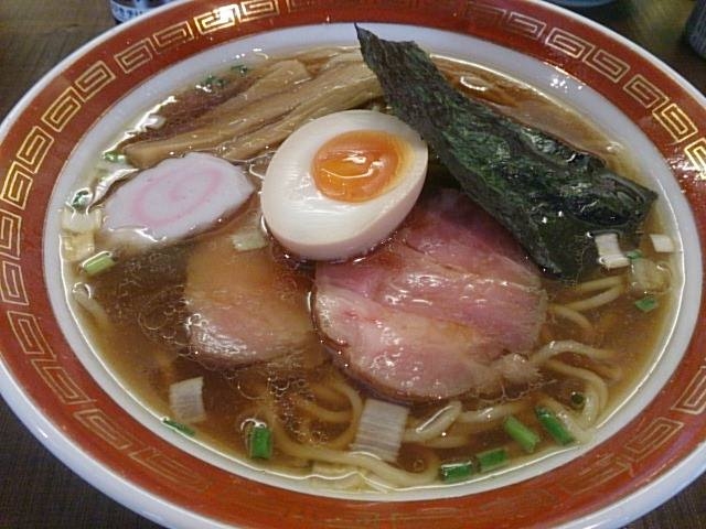 シンプルな醤油ラーメン_拉麺いさりび 船橋