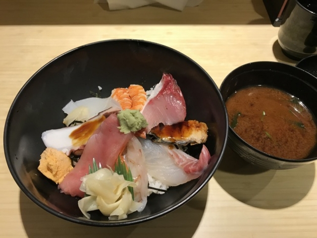 海鮮丼_魚問屋ととや