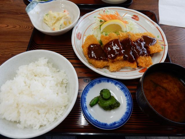 味噌カツ定食900円_鈴木屋