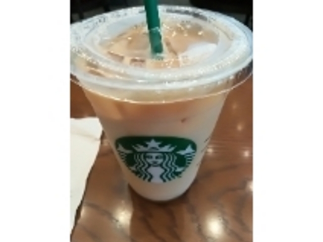 アイスカフェラテ_スターバックス・コーヒー 広尾店