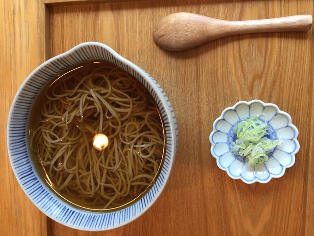 美しいかけ蕎麦 _手打ち蕎麦まん作