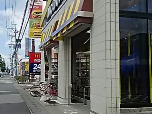 上戸祭店の正面_マクドナルド宇都宮上戸祭店