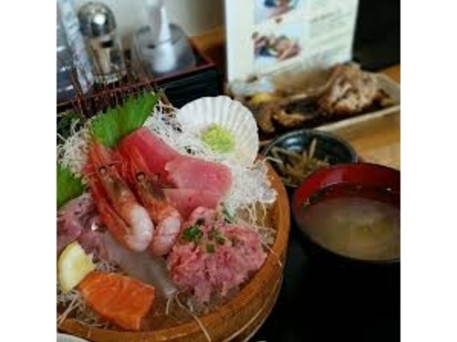 ととすけ揚げついてきます_清水港 ととすけ