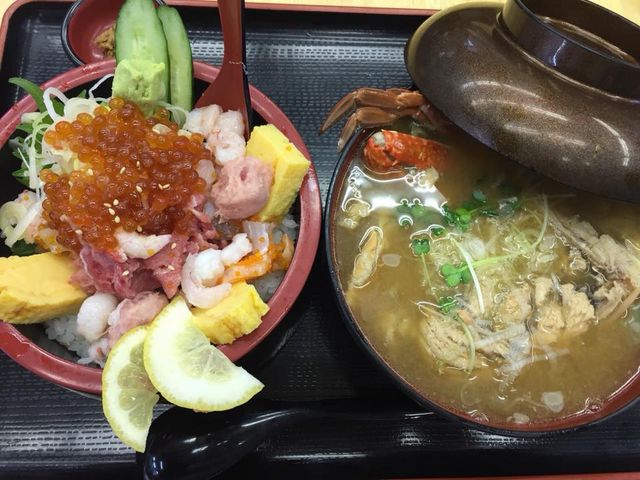 大漁丼とあら汁_小さな魚がし 野口鮮魚店