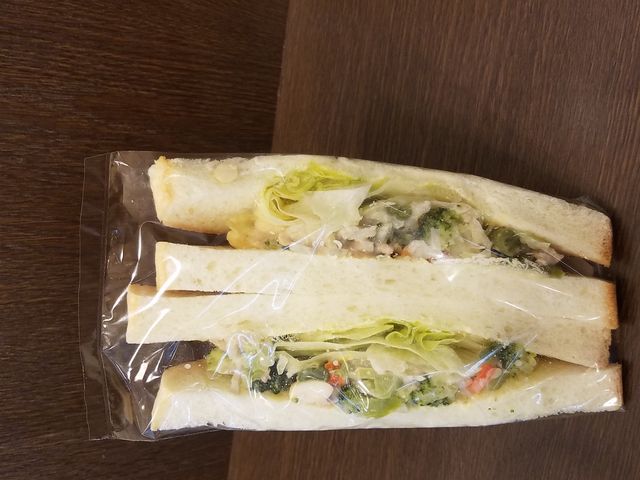 チキンはジューシーでした_ニキベーカリー 西葛西店