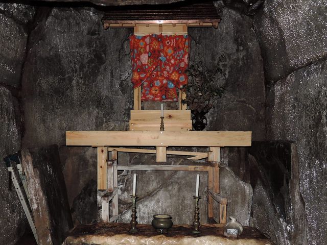 岩屋延命地蔵尊_三明寺古墳