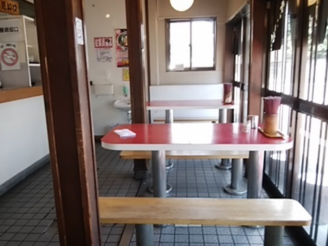 テーブル席_スマル亭東富士店