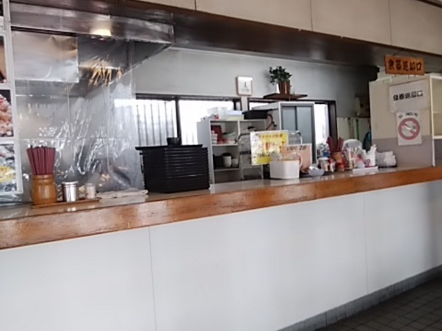 カウンター_スマル亭東富士店
