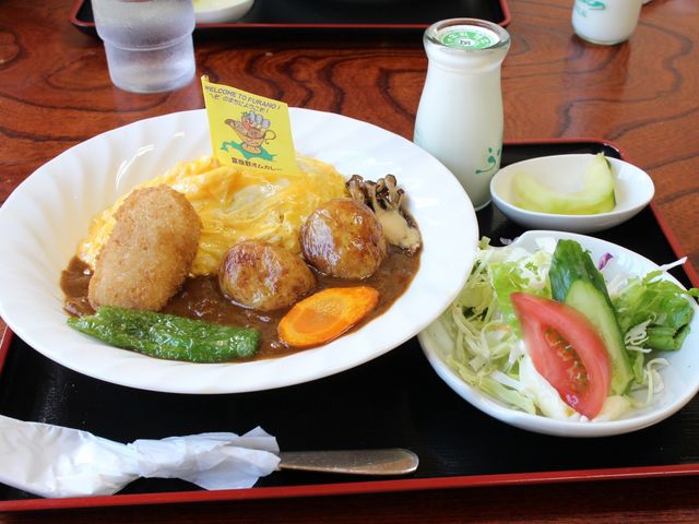 富良野オムカレー_山香食堂