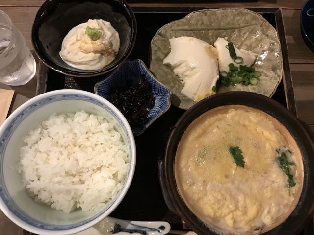 湯葉丼と湯葉刺しセット。_湯葉丼 直吉