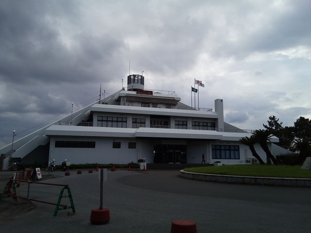 ヨットハーバー_稲毛ヨットハーバー