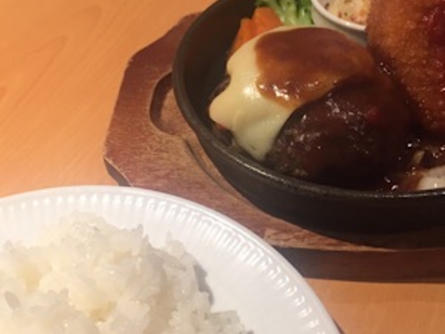 ランチのハンバーグです。_YEBISU BAR ヱビスバー 御茶ノ水店