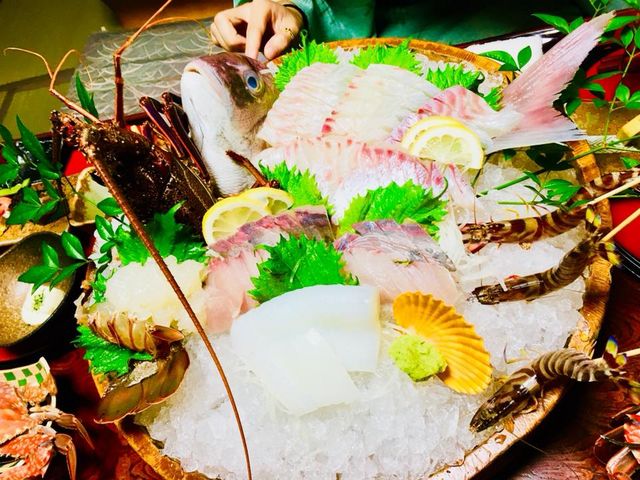 夜の宴は天草の幸盛り♪食べきれない量のお刺身_大洞窟の宿 湯楽亭