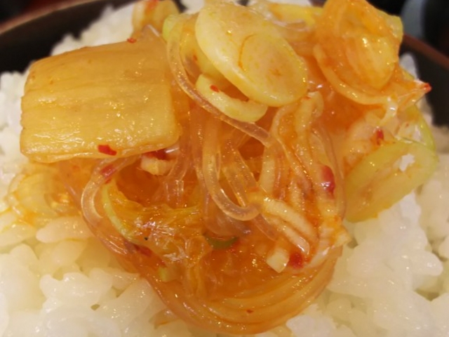 はるさめをご飯の上に乗せて・・・おいしーーーー!_クッパの店 一平ちゃん