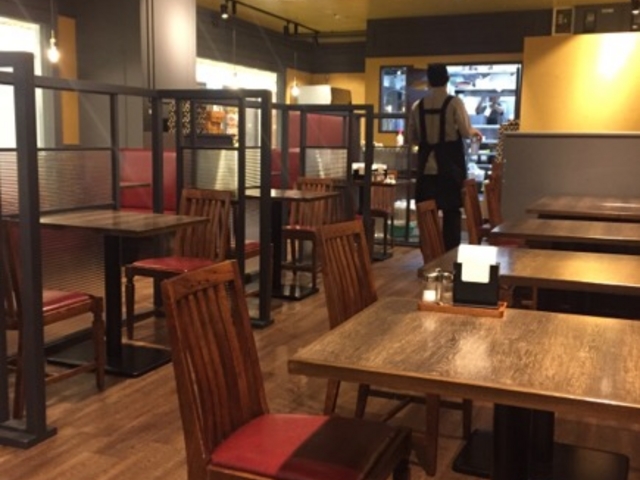 店内です。_ふらんす亭 名古屋エスカ店