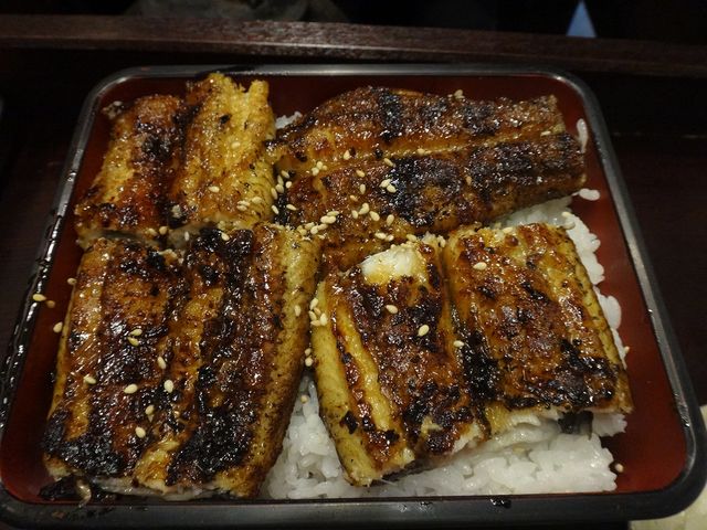 肉厚のうなぎがたっぷり。値打ちがあります。_上村うなぎ屋