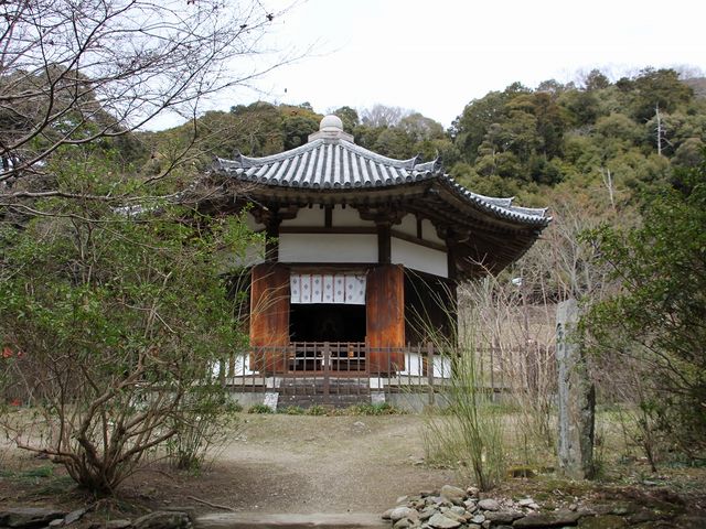 さりげなさが奈良らしい。_栄山寺