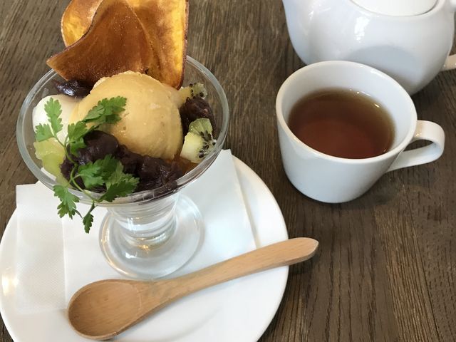 安納芋のパフェ。安納芋のアイス美味しい。_チャヤマクロビ ロイヤルパーク汐留タワー