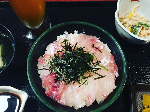 海苔の下に黄身が!_道後麦酒館