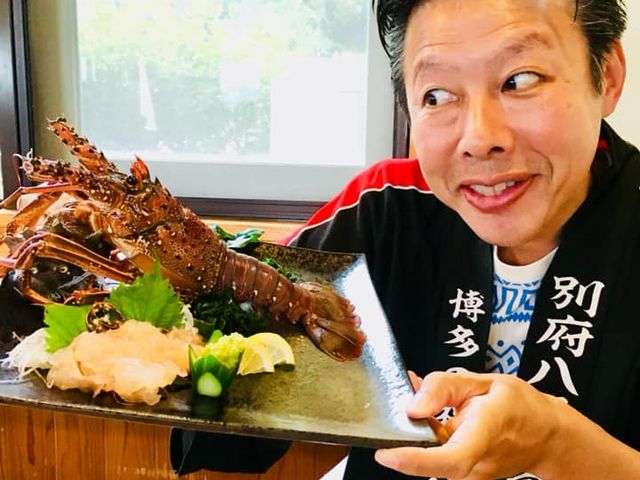 シャンシャン茶屋♪伊勢海老祭り♪伊勢海老の活き造りと世界の郷_シャンシャン茶屋