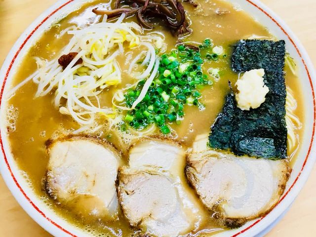 拉麺男(ラーメンマン)こってりトンコツラーメン780円ニンニクたっぷり_拉麺男